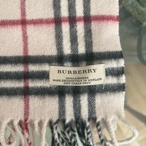 Beautiful Bulberry Cashmere scarf.